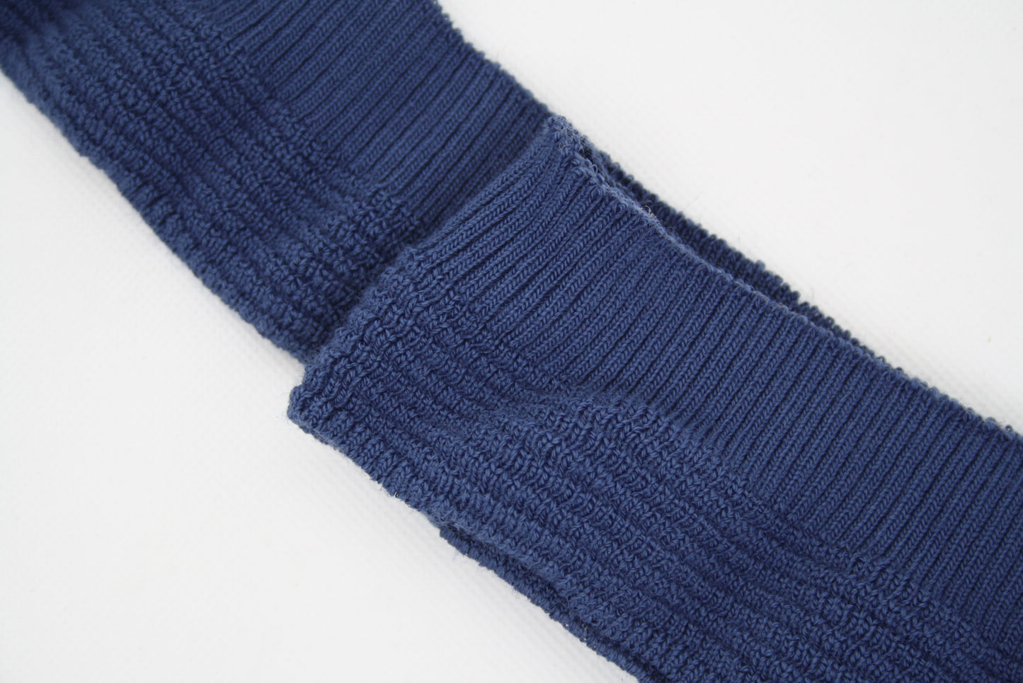 Bord-côte effet de maille bleu