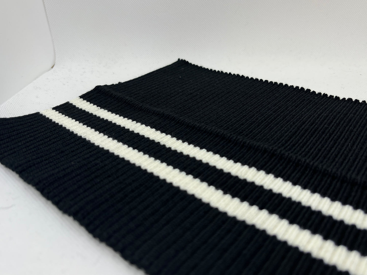 Bord-côte noir rayures blanches (105cm)