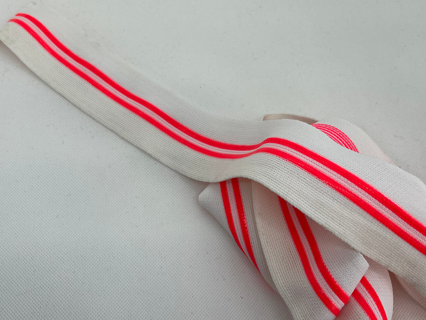 Ruban maille silicone blanc et rose (lot 5m)