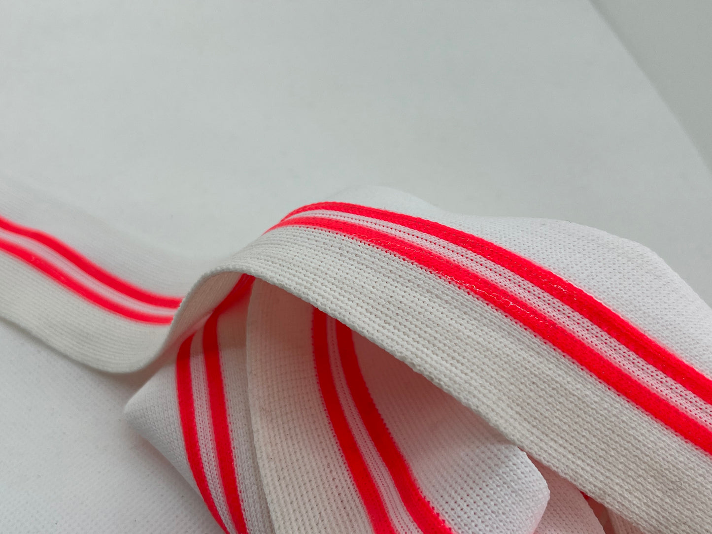Ruban maille silicone blanc et rose (lot 5m)
