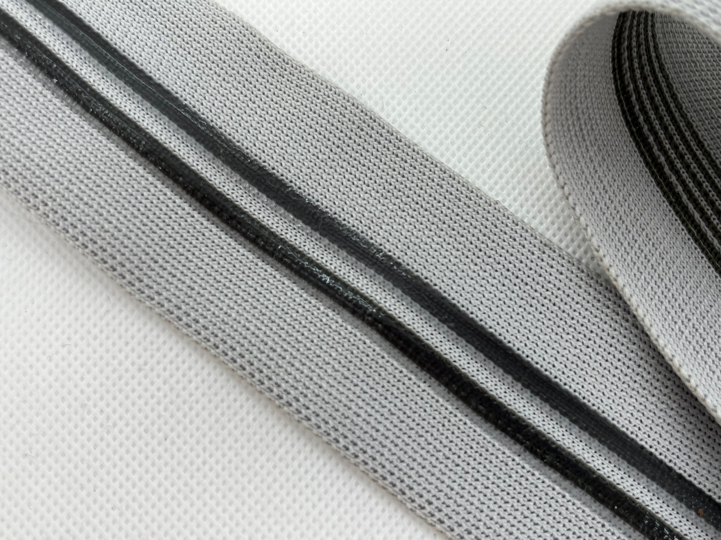 Ruban maille silicone gris (2m)