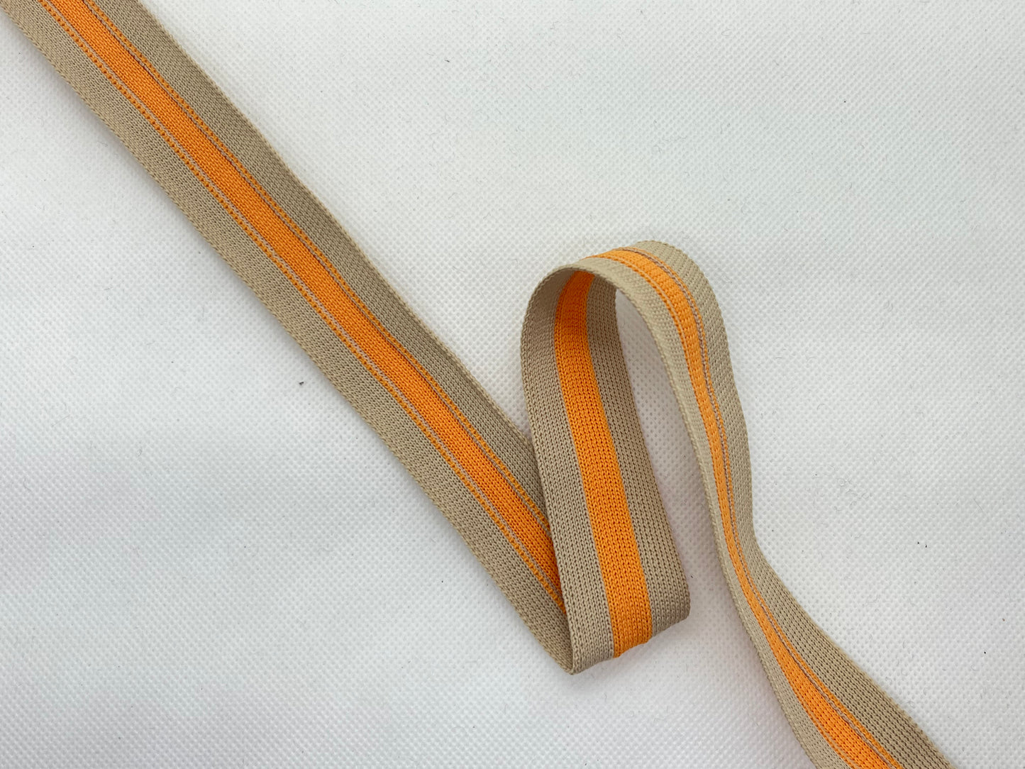 Ruban maille sable et orange (lot 5m)