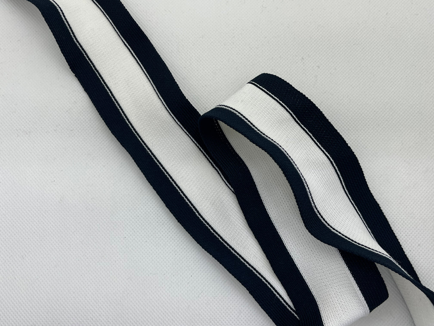 Ruban maille blanc et noir (lot 5m)