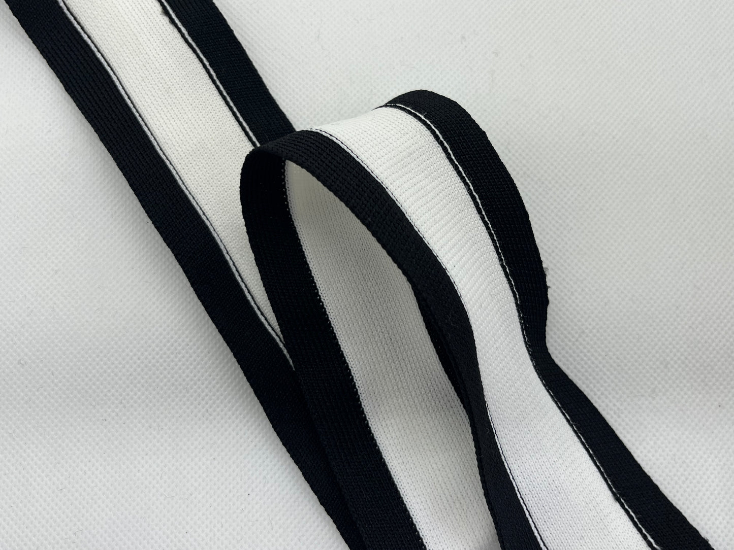 Ruban blanc et noir (lot 5m)