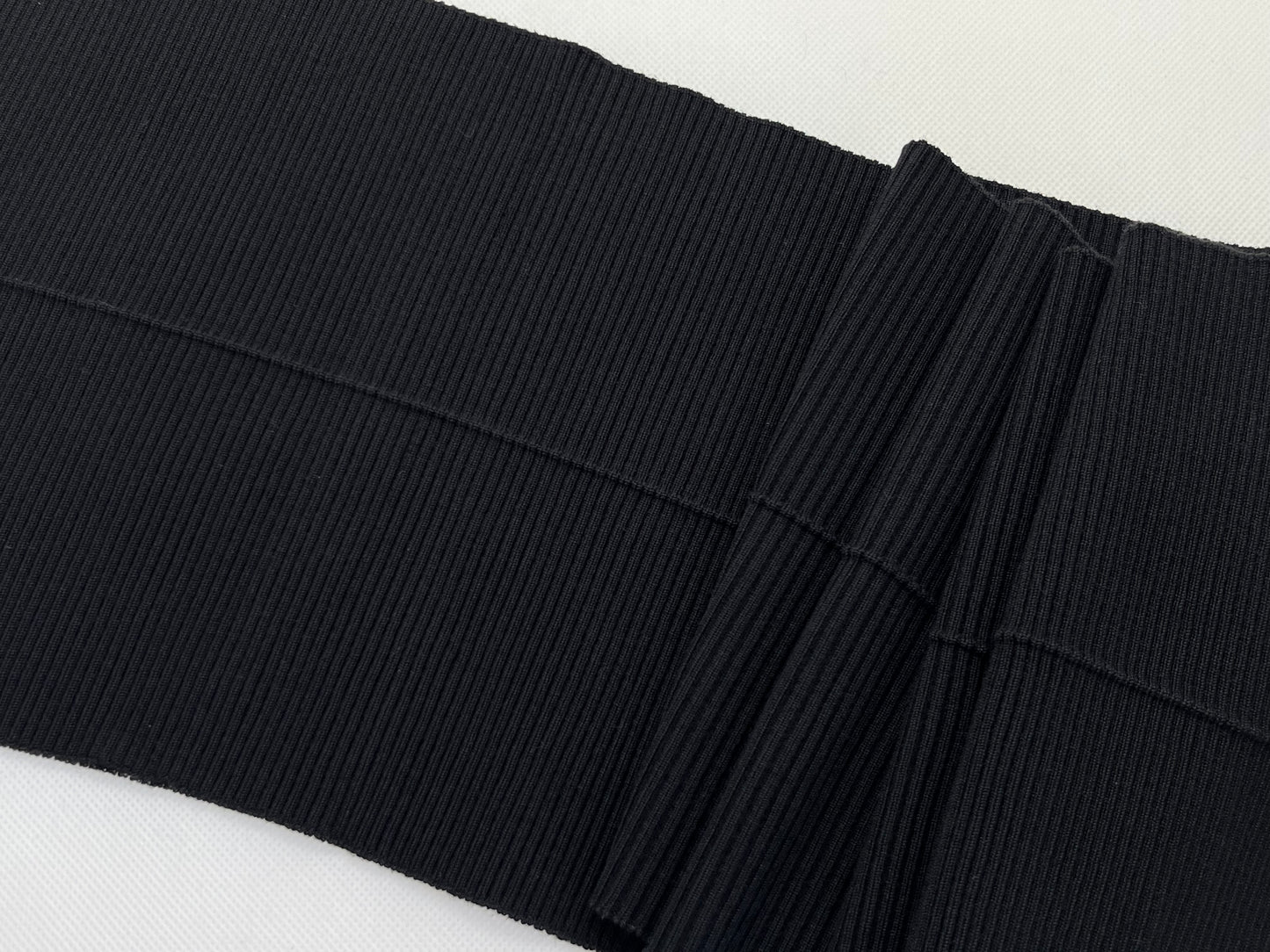 Bord-côte basique noir uni (viscose) côte 2/1