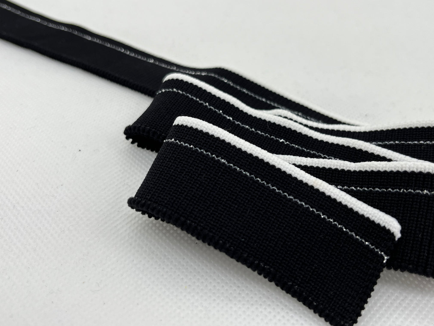 Bord-côte rayé noir et blanc + lurex brillant