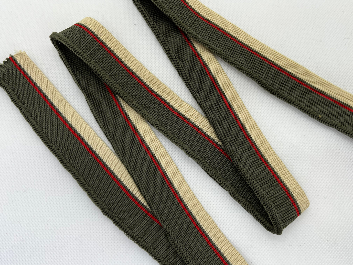 Bord-côte rayé kaki rouge beige