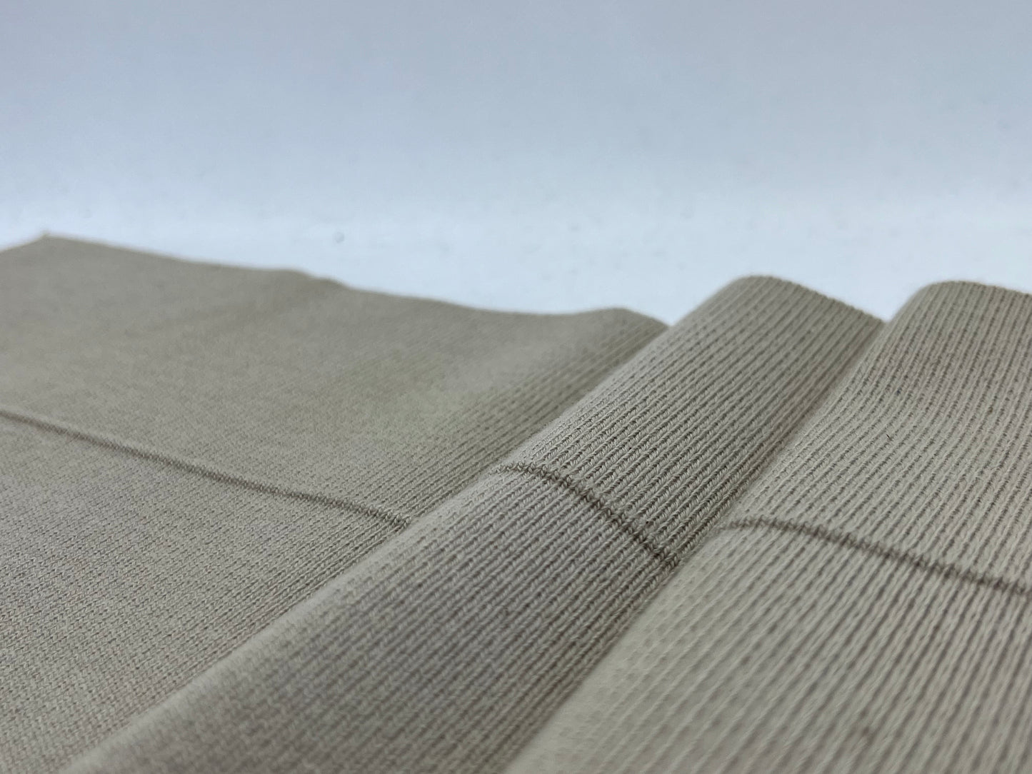 Bord-côte poignets taupe