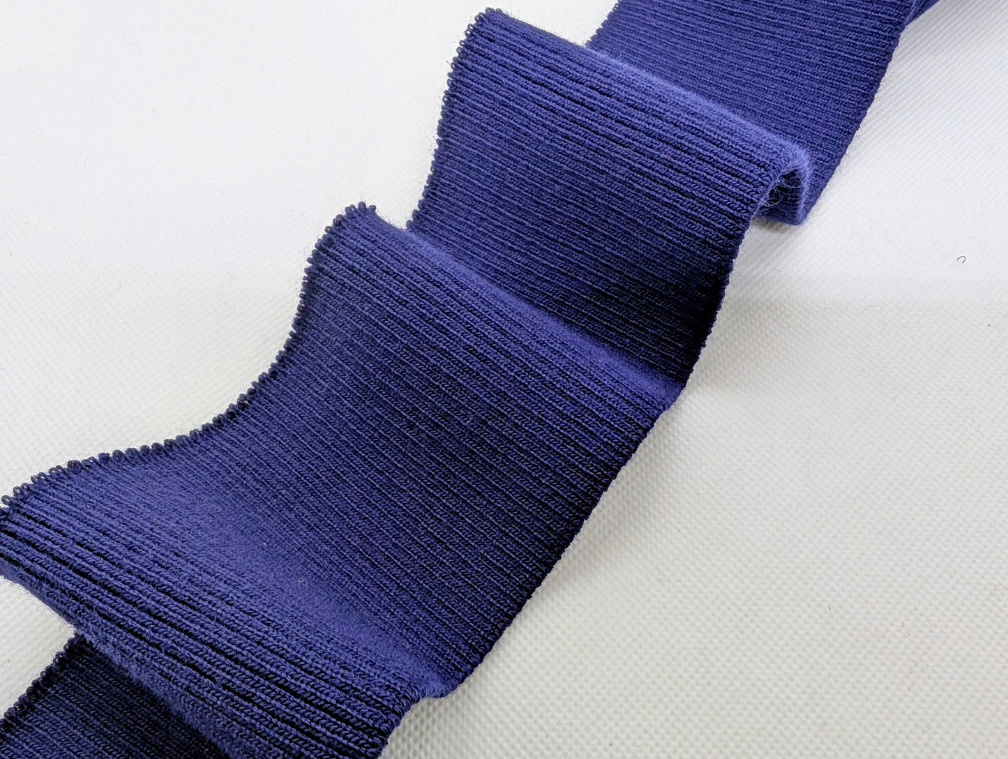 Bord-côte bleu marine en acrylique et élasthanne