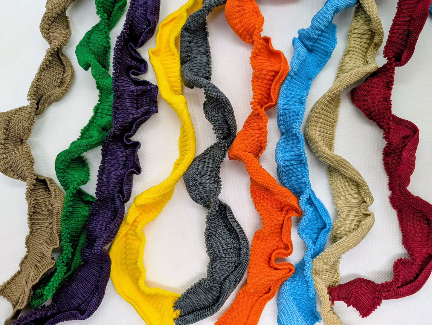 Bord-côte en polyester et élasthanne avec volant