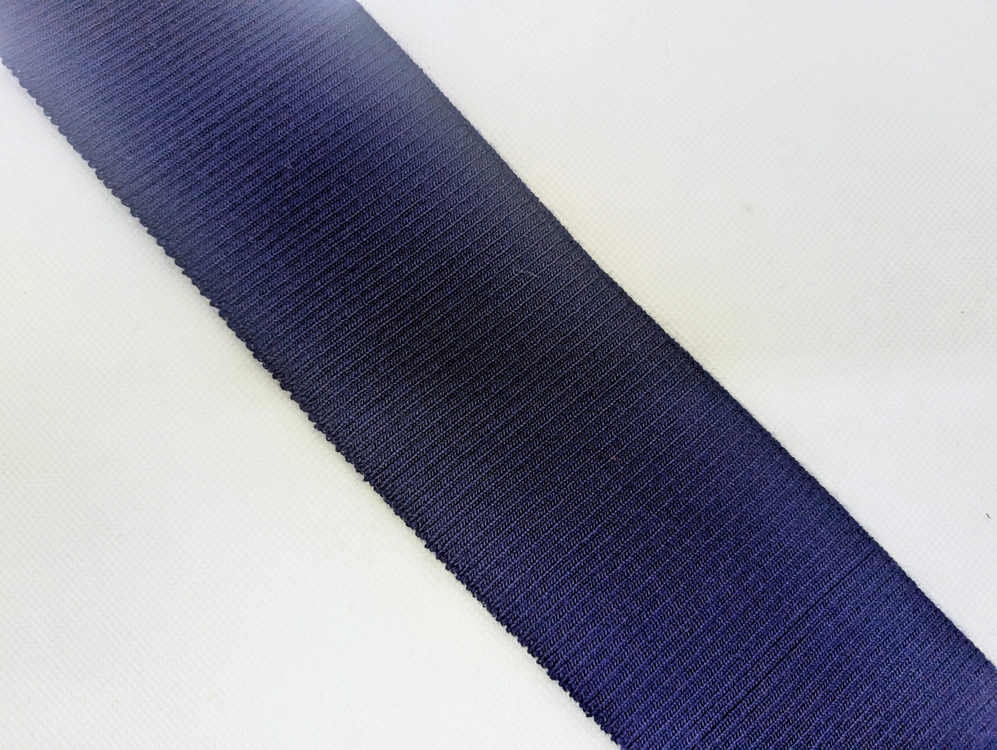 Bord-côte bleu marine en acrylique et élasthanne