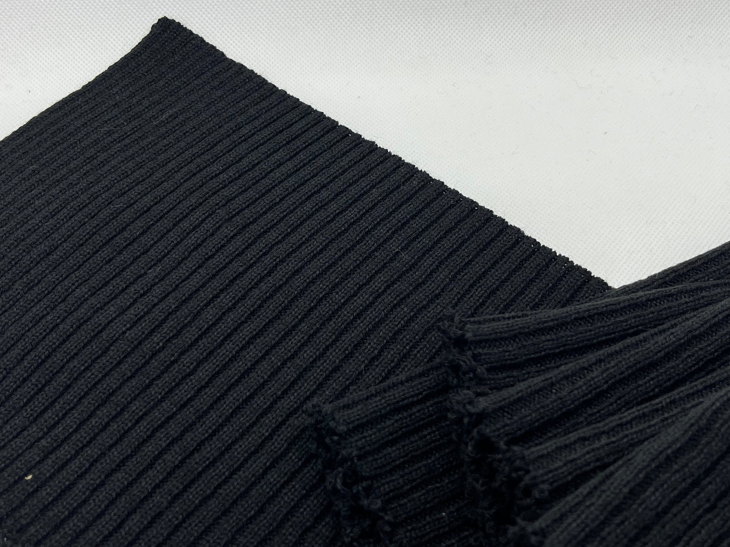 Bord-côte noir acrylique