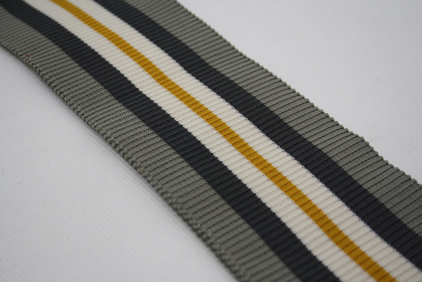 Bord cote raye en polyester et elasthanne