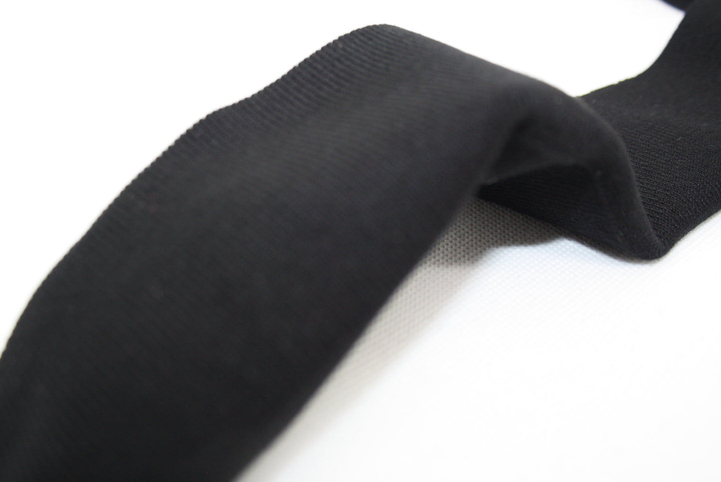Bord-côte noir en viscose et élasthanne cote 1/1