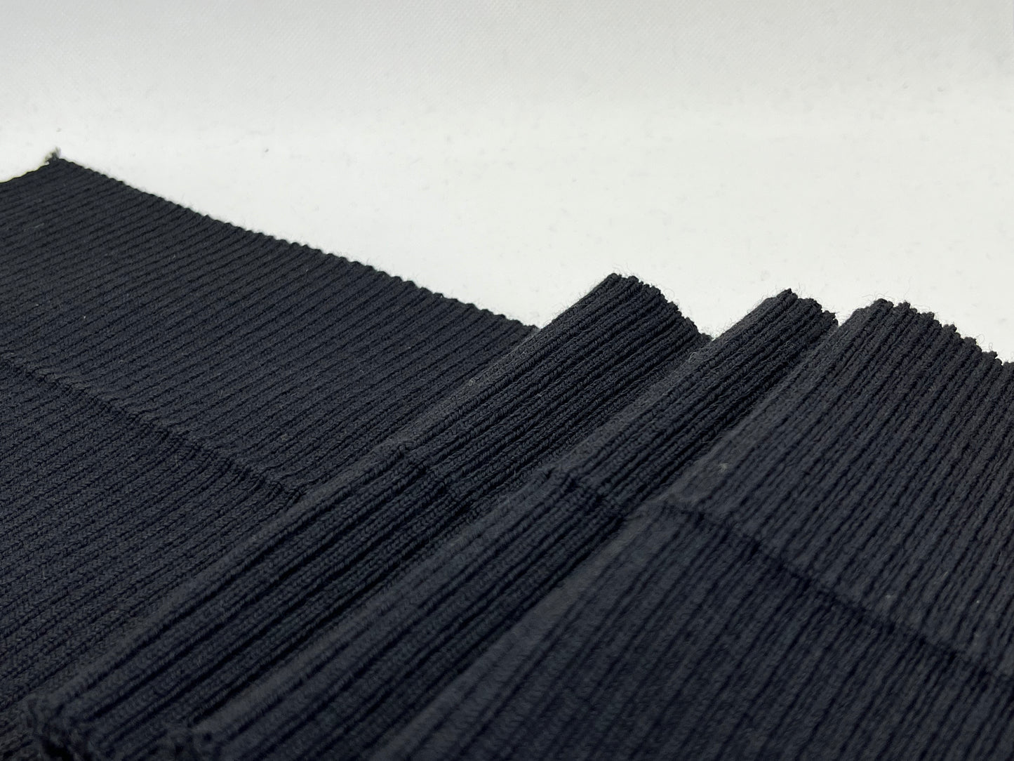 Bord-côte basique noir uni (2x8cm) acrylique laine