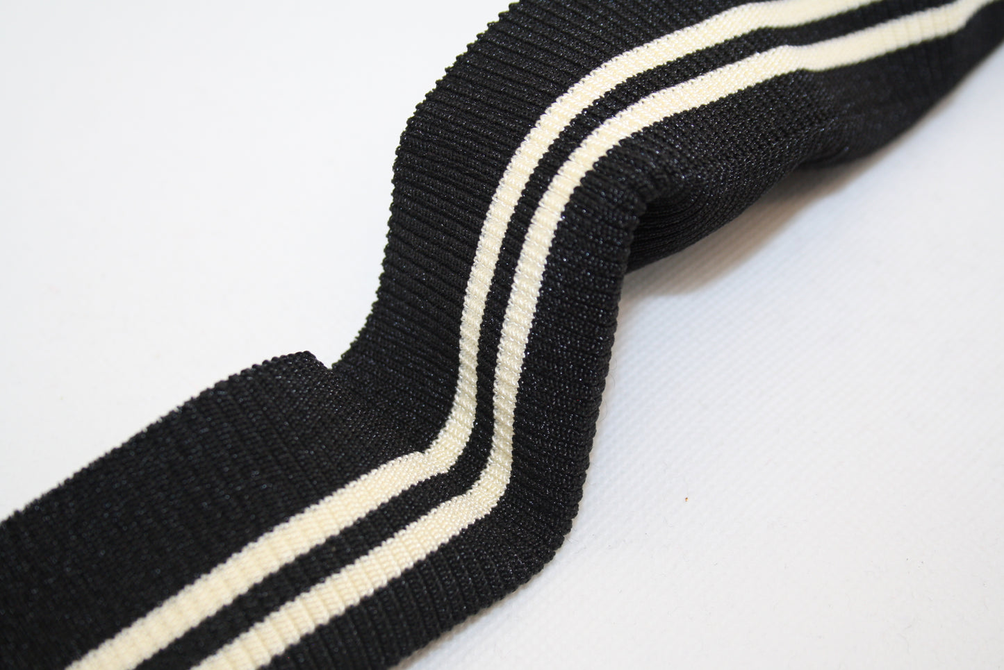 Bord-cote raye en polyester brillant et EAPA en cote 2/1