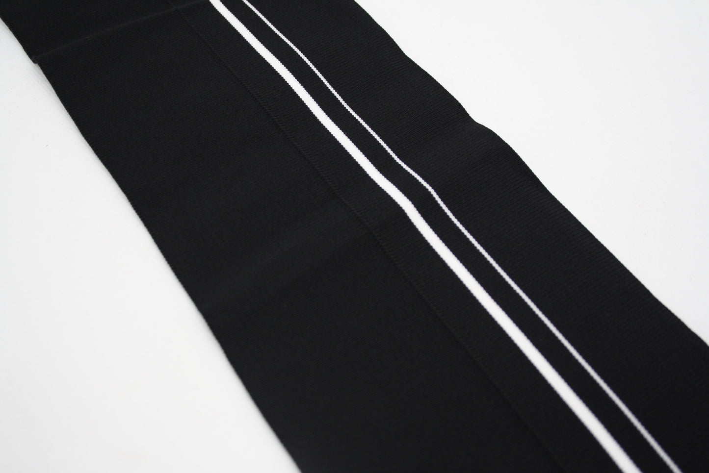 Bord-cote raye en polyamide et elasthanne noir et blanc cote 1/1