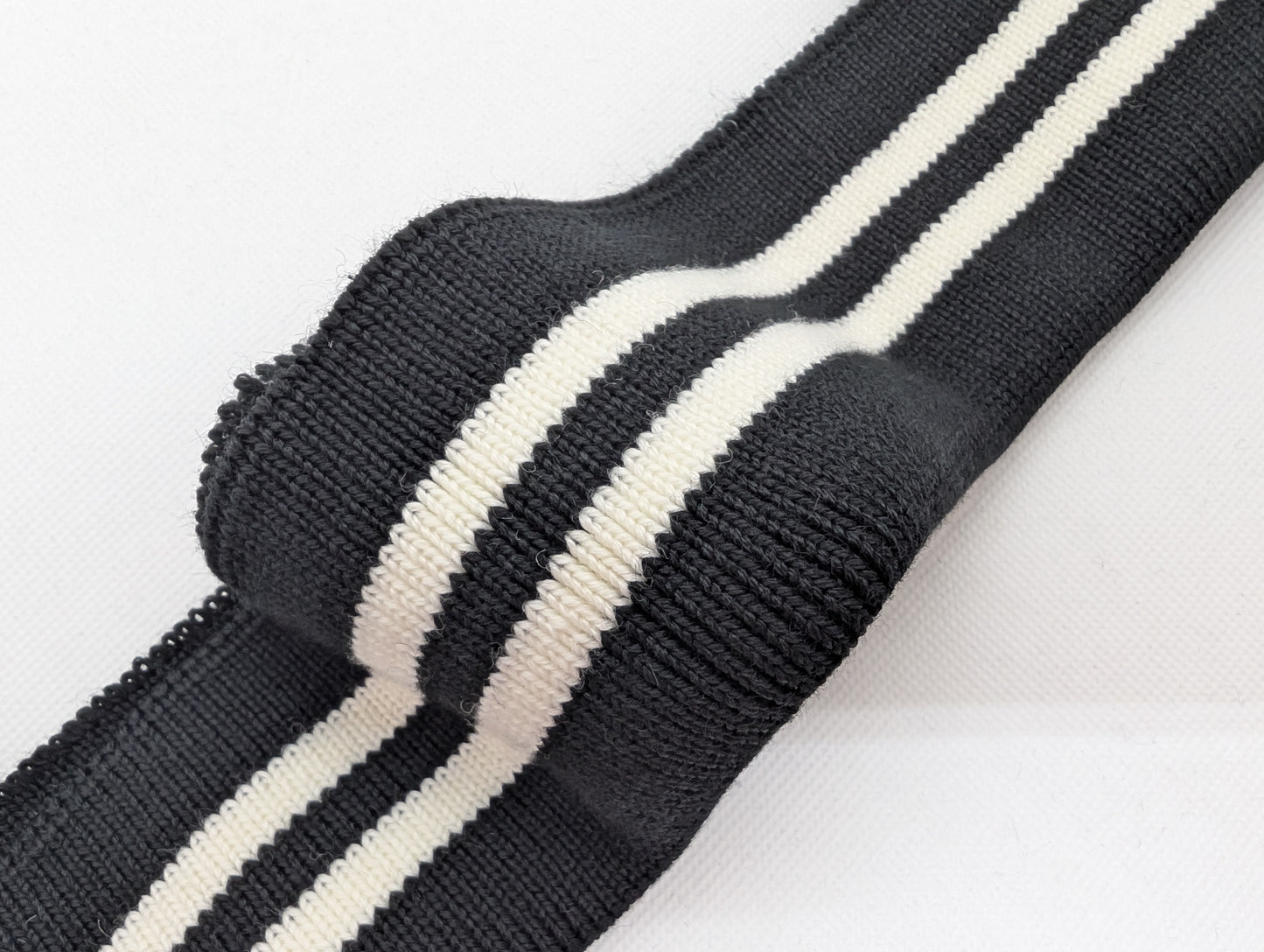 Bord-côte rayé noir et blanc en acrylique laine et élasthanne